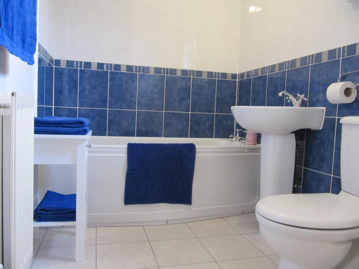 Cozy Off Road 2 Bedroom Cottage Apartment With Free Wi-Fi And Private Parking Glasgow Exterior foto